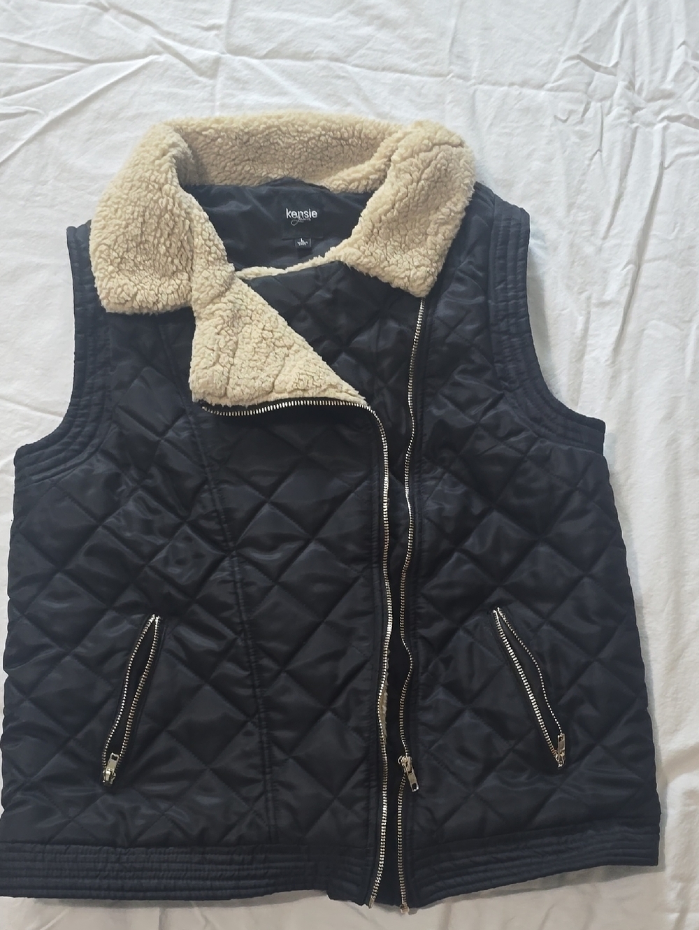 Kensie Black Quilted Vest with Cream Sherpa Collar